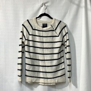 Abercrombie & Fitch Sweater